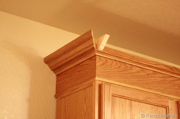 Upgrade Oak Kitchen Cabinets With Crown Moldings-23