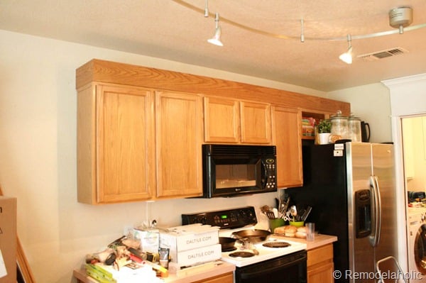Upgrade Oak Kitchen Cabinets With Crown Moldings-7