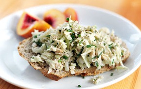 crunchy-tuna-salad-quick-easy-healthy-lunch-idea