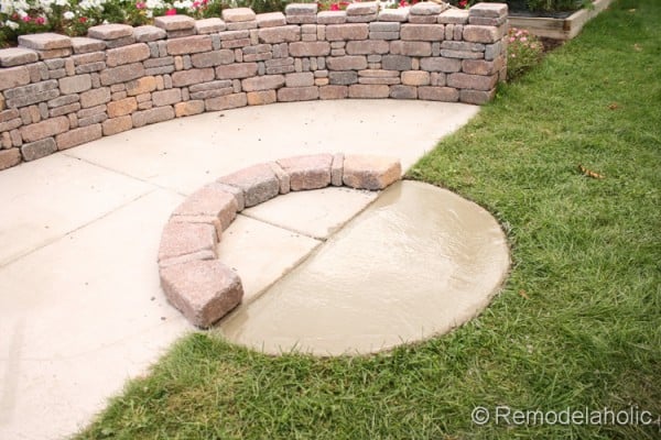 how to build a fire pit with a concrete base, from Remodelaholic
