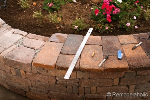 retaining wall tutorial from Remodelaholic