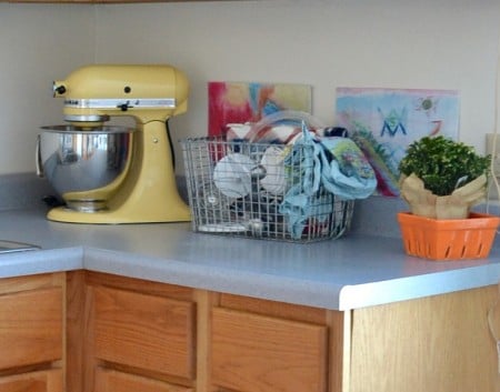 Great ideas to personalize your rental kitchen. from remodelaholic