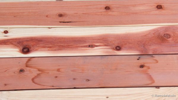 Tips for how to stain a deck @remodelaholic 
