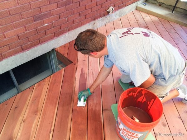 Tips for how to stain a deck @remodelaholic (3 of 15)