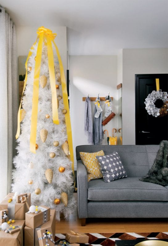 minimalist yellow and white christmas tree via @Remodelaholic